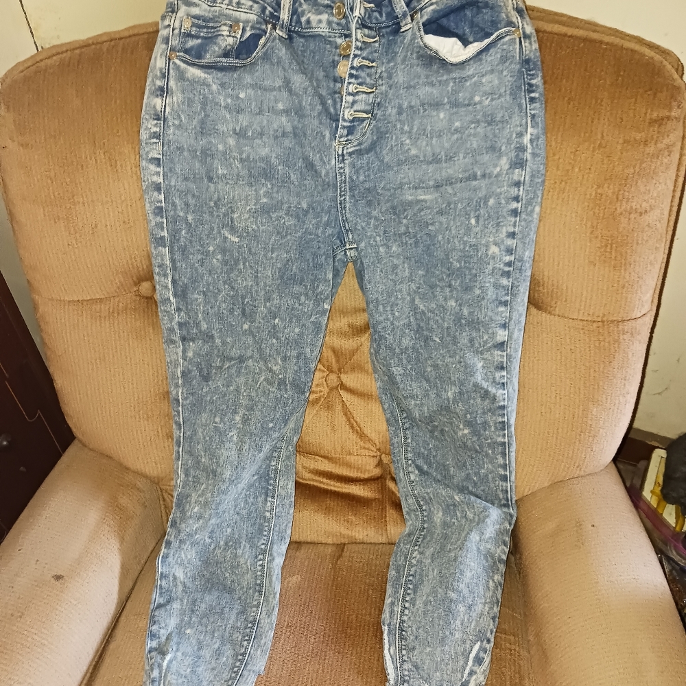 Juniors Mom Jeans